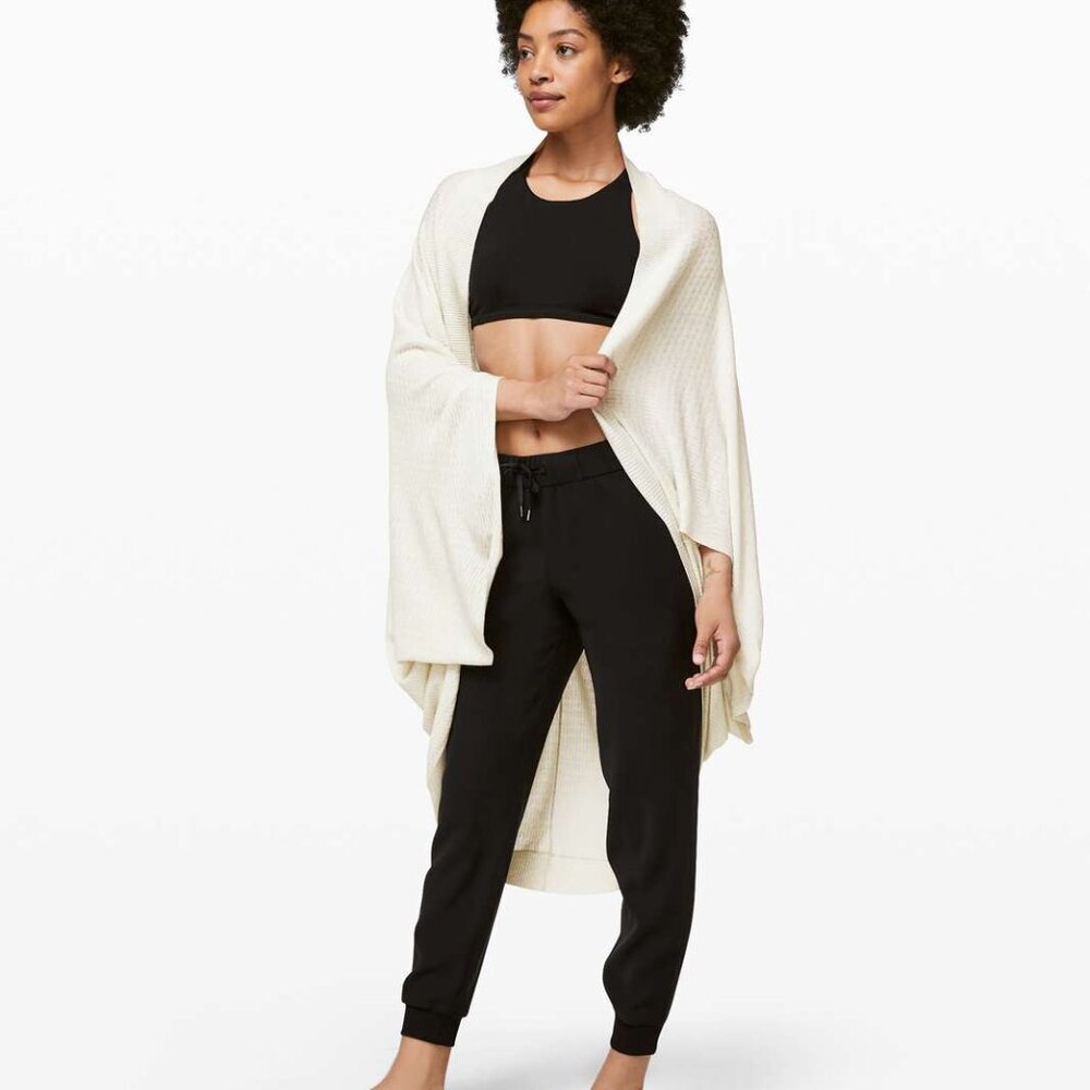 Lululemon Stillness Wrap Silk Blend in Heathered Ivory